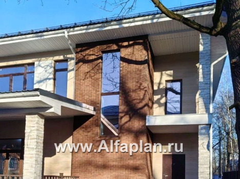 «Нить Ариадны» - проект дома 10х10м, терраса со стороны входа, комфортная планировкой - превью дополнительного изображения №5